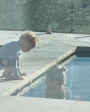 Grant Denyer Instagram - -1c 🥶 Sunday coaching Mum thru 3 mins in an unheated pool in mid-winter Bathurst is the cutest. “Blow bubbles mum, trust me it helps” 😂