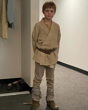 Grant Feely Instagram - Flashback to my time filming Obi Wan Kenobi.
May the fourth be with you all today!
#younglukeskywalker #maythe4thbewithyou #obiwankenobi