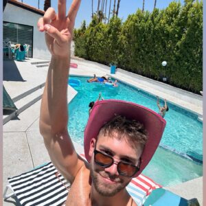 Grant Knoche Instagram - did someone say “4 day weekend”? ☀️🤠🌴🌊
