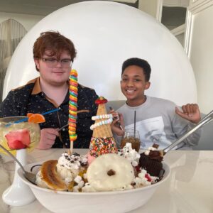 Grayson Thorne Kilpatrick Instagram - I want to say Thank you so very much to @thesugarfactory they are the absolute best. They invited me out this week for my belated birthday to share with friends @brandinstennis thank you @gtkprtalent for setting this up.If you have not gone to @thesugarfactory you HAVE to go. We had the best waiter EVER the staff was too notch and the food was awesome @realdiana87  @arykas_ybots_pr_mgt_firm @gtkprshooting_the_stars  @stellaralchemysocialmedia @jstovallphotography #teenactors #thesugarfactory #thesugarfactoryla #brandinstennis #losangeles #centurycitymall