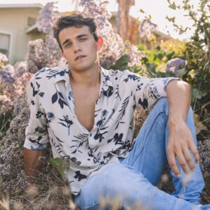 Greg Rogstad Instagram - I was always the best at hide and seek 👀 tag a friend if you think they can beat me 😛... no one can