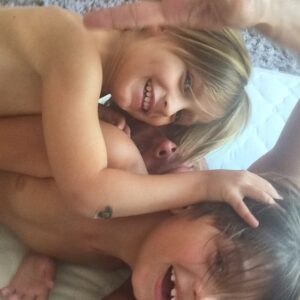 Greg Vaughan Instagram - changing sheets, jumping on the bed, pillow fights & NFL Kickoff!! #peace #love #family #nflkickoff #cavanvaughan #jathanvaughan #gregvaughan