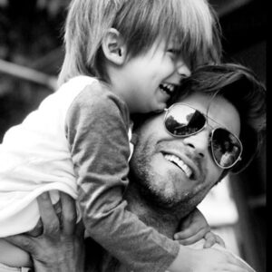 Greg Vaughan Instagram - Daddy's home!!! #gregvaughan #cavanvaughan #father&son #family #love #hugs