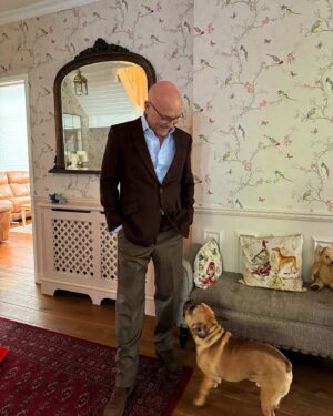 Gregg Wallace Instagram - Shoes @loakeshoemakers 
Jacket,shirt n trousers @shalltailors