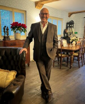 Gregg Wallace Instagram - suit n shirt @shalltailors