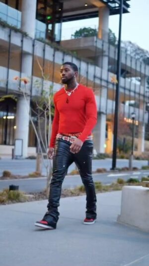 Gregory Tyree Boyce Instagram - Take a walk with me, into the New Year.  _______________________________________________ #atlanta #body #newyears #model #gay #fashion #video #photography  #walking #runaway #fitness