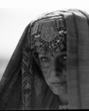 Greig Fraser Instagram - 🚨NEWSLETTER SUBSCRIBERS🚨

Check your inbox to read a very special long read that grants you access to our deep dives with Greig Fraser ASC ACS on both #Dune Part One and Two. To celebrate, here’s a selection of Greig’s personal film stills from behind the scenes of #DunePartTwo. 

To subscribe to future long reads, hit the link in bio.

📸: @greigfraser_dp