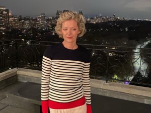 Gretchen Mol Instagram - I ❤️my chic sweater thank you @sophietheallet 💋💋💋💋#room502official x #saintjamesusa