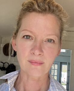 Actress Gretchen Mol HD Instagram Photos and Wallpapers November 2021