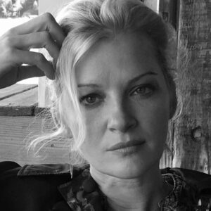 Gretchen Mol Instagram - When your husband takes a pic of you and you like it….hope you do too! 📸@tkipw ❤️❤️