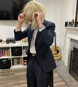 Griffin Gluck Instagram - i was a ‘formal apology’ the wig was unrelated