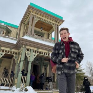 Griffin Gluck Instagram - Locke and Key season 2 is out now and this is an accurate representation of how i feel lol ^^

Working on it has been one of the most wonderful challenges of my little life and i hope you enjoy this season as much as we did <3

Sincerely, on demon time