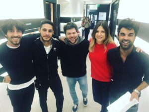 Guido Kaczka Instagram - Parte del equipo de la tele!!! @soyclaudiobrusca @pablosinema @lorena.dappen @arielnasoarce en @kuarzoar @eltrecetv