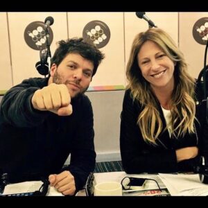 Guido Kaczka Instagram - Las mañanas en @la100fm con @gundaok  el equipazo y ustedes!!!