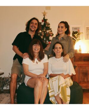 Guilherme Boury Instagram - Eu e minha familia desejamos um feliz Natal ❤️