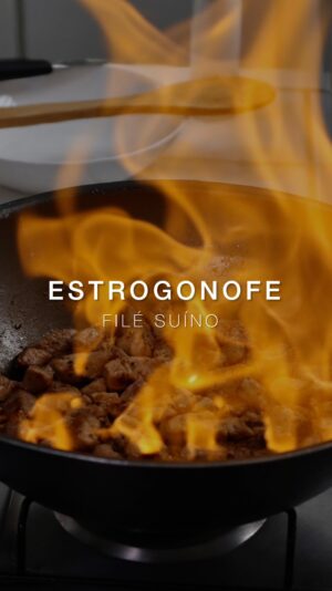 Guilherme Boury Instagram - Quer uma ideia para o seu almoço ? 
Estrogonofe de Filé Suíno 
Receita caseira 🔥🍽️ 

Como vc faz aí na sua casa ???
