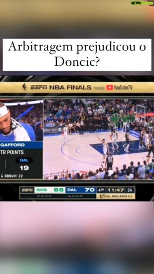 Guilherme Giovannoni Instagram - Lances polêmicos podem ter prejudicados o Dallas? Jason kidd errou duas vezes em momentos decisivos e isso pesou no final do jogo. Boston fecha no próximo jogo?

#Nba #nbabrasil #nbanaespn #basquete #basquetebrasil #basket #basketball #boston #celtics #dallas #mavs #doncic #jasonkidd #nbafinals