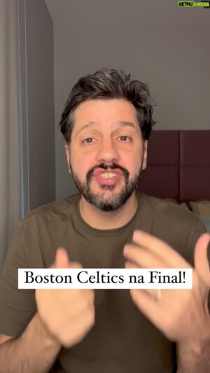 Guilherme Giovannoni Instagram - Boston eliminou os Cavs em 5 jogos e agora espera o vencedor de Knicks e Pacers. Até aqui, Boston tá cumprindo seu papel. Será que esse é o ano do 18º banner?

#Nba #nbabrasil #nbanaespn #basquete #basquetebrasil #basket #basketball #boston #celtics #nbaplayoffs #nbafinals