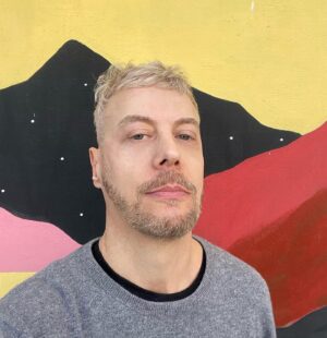 Guilherme Weber Instagram - Com o corte de cabelo argentino vem de brinde um olhar de portenho querendo ser mau.
