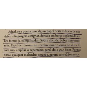 Guilherme Weber Instagram - Um dos meus sonhos de leitor era a reunião da obra crítica de Paulo Leminski, que li de maneira dispersa em diversas edições ao longo de décadas. Eis aqui! Leminski  em uma declaração bastante conhecida, afirmou que uma de suas pretensões consistia em ser lembrado exclusivamente por seu trabalho com poesia; mas seu gênio, entusiasmo e curiosidade ampliou a imortalidade. O samurai de Curitiba, para quem toda erudição se revelava como material de trabalho, reflete aqui sobre suas principais leituras, convicções e obsessões através de artigos e minifestos no estilo auto batizado “anarquítero de desengenharias” (Barthes escreveu sobre ensaios: “gênero onde a escritura rivaliza com a análise”)
Suas reflexões como tradutor, trabalho formal que ele chamava de co criação ou  transcriação, usando o termo cunhado por Haroldo de Campos, são belíssimas investigações sobre a aventura dos idiomas, os limites e potencialidades da língua portuguesa, que ele chamava de desterro ocidental do pensamento, da linguagem e da palavra “(…) obra prima do homem, lugar onde a História adquire senso.”
Adoraria ler o que ele estaria escrevendo sobre nossos tempos, pois no ensaio sobre Walt Withman vaticina, “(…) biônicos tempos em que vivemos e vocês ainda não viram nada.”

“ Espero que todos se divirtam. Não há muito mais a fazer neste mundo.” Leminski

#pauloleminski