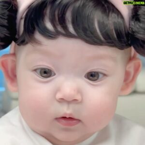 Guillaume Patry Instagram - 자라나라 레아 머리머리🎀🥹

뒷머리 휑하고 진짜 머리카락이랑 색깔 다른 거 어쩔거야ㅠㅠㅠ 레아 머리 자란거 얼른 보고싶다...☆

❌무단도용 금지❌
레아 사진 프사 하지 말아주세요ㅠ

#jetaimeléa 

#👼🏻 
#6개월아기 
#아기머리스타일 
#6monthsold