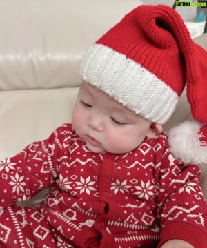Guillaume Patry Instagram - Joyeux Noël Bébé Santa♥️♥️♥️

#jetaimeléa 

#👼🏻 
#christmasbaby 
#noël 
#babycostume