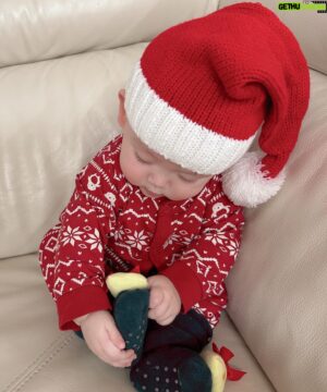 Guillaume Patry Instagram - Joyeux Noël Bébé Santa♥️♥️♥️

#jetaimeléa 

#👼🏻 
#christmasbaby 
#noël 
#babycostume