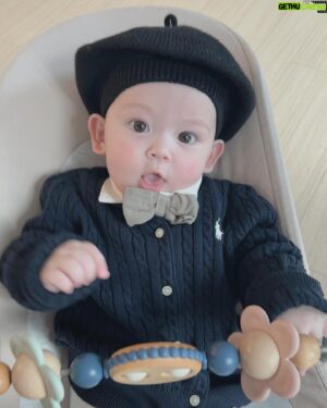 Guillaume Patry Instagram - 우리 똥강아지 이렇개 입으니까 왤케 잘생겼어😂

#jetaimeléa 

#👼🏻 
#5monthsold 
#5개월아기
