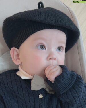 Guillaume Patry Instagram - 우리 똥강아지 이렇개 입으니까 왤케 잘생겼어😂

#jetaimeléa 

#👼🏻 
#5monthsold 
#5개월아기