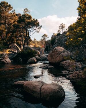 Guillaume Ruchon Instagram - 🦩
•
Vous m’avez fait tellement rire avec vos commentaires sur ma photo à la Mer de Glace où je suis unijambiste que j’étais obligé de recommencer ! 

J’espère que vous kiffez votre mois de Juillet, nous ça va très vite en ce moment entre les projets Influence, @pictureelement.fr, @ipln.fr ou encore @goprofr. Mais on prend quand même 4j semaine prochaine pour recharger avec toute la team ! 🟨

J’ai encore 4 vidéos de prévues sur YouTube et je ne vous cache pas que je me pose sincèrement des questions sur les thématiques que je vais aborder à la rentrée 🙄

Besoin de me fixer des objectifs et surtout une direction 😉

Bises la team et toujours des belles surprises à venir (vous commencez à être habitués haha)
•
Photo by @vincent_trabucco avec l’appareil de @arnopartissimo edit by guigui la tulipe (Ça commence à être complexe les crédits)