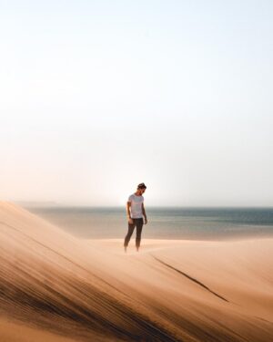 Guillaume Ruchon Instagram - Time to think 💭
•
Dans un mois j’ai 32 piges et ces derniers temps, je me surprends à avoir beaucoup de réflexions sur la situation, la vie pro, perso, mes envies, mes regrets, mes projets…

Mais genre à remettre tout en question, à me répéter les memes choses sans forcément prendre décision, à ne pas avoir de visibilité alors que ça n’a jamais été autant la folie côté pro…

C’est l’effet COVID non ? Ça vous le fait aussi ? 🤯

Bref, petit mood alors que la journée a été productive mais c’est important d’en être conscient pour mieux rebondir 👊🏻

N’oubliez pas que l’avenir nous réserve de très belles surprises ! Hâte de créer de nouveaux souvenirs 🙏🏻

Belle soirée !