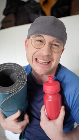 Guillaume Wattecamps Instagram - S’inscrire au CROSSFIT 🏋🏻‍♀️😂 QUI A DÉJÀ ESSAYÉ ? 🤣💪🏻 JE VEUX DES NOMS 👇🏻