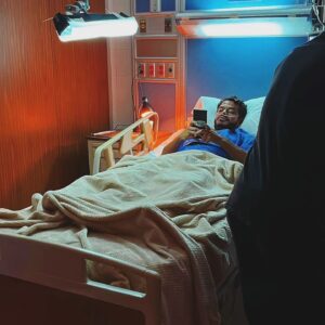 Guillermo Villegas Instagram - Pasarla bien en rodaje es mi pasión.
La depre post película es mi pasión.

Fotos de @dapecont