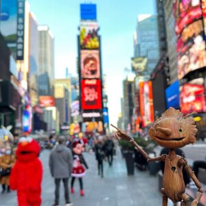 Guillermo del Toro Instagram - Papa, look! We made it to Times Square! ❤️