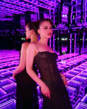 Guiomar Puerta Instagram - Anoche vestida de @avec_____amour en la cena de @voguespain y @muglerofficial 💜 #MuglerAlien