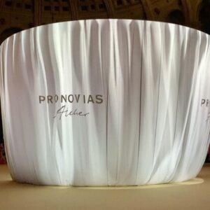 Guiomar Puerta Instagram - Noche en el museo con @pronovias ⋆𐙚₊˚⊹ ᡣ𐭩 Precioso trabajo #PronoviasFashionShow enhorabuena 🥀 
Los fotones de la afterparty son de @sharonlopez y los del hotel de mi bff @antiavanweill 💋 Gracias por todo @areacg 🤍₊˚⊹