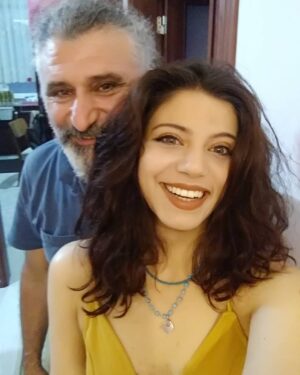 Güliz Aybay Instagram - O kiii altın kalpli bir adam o kiiiii babamm😍