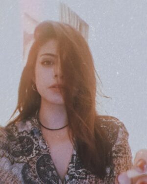 Güliz Aybay Instagram - Her telden, ruh halinden 🎶