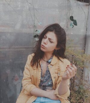 Güliz Aybay Instagram - Her telden, ruh halinden 🎶