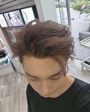 Gun Napat Na Ranong Instagram - Good Bye Red head 🩸... 🤟 New look for the second half of 24 by @theutha54
ขอบคุณผมแดงที่อยู่ถ่ายหนัง ถ่ายงาน มาด้วยกันครึ่งปี ได้เวลาmove onไปต่อแล้ว 😂