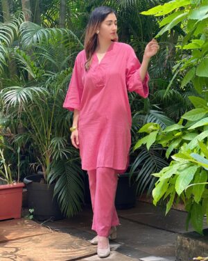 Gungun Uprari Instagram - Dressing up for summer vibes ❤️

With @unidraa 🌸
.
.
.
.
.
.
.
#suits #fashion #suit #style #suitstyle #dresses #onlineshopping #indianwear #kurti #ethnicwear #bridal #menswear #kurtis #dress #punjabisuits #instafashion #cotton #wedding #designer #indianfashion  #ethnic #designersarees #lehenga #fashionblogger #india