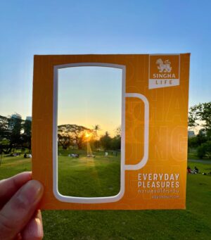 Gunn Svasti Instagram - When was the last time you get to sit and watch the sun go down?

Just to be able to see sunset while out for a walk without any distractions is a simplest form of happiness 😃 🌅 🌳 

#everydaypleasures
#ความสุขมีได้ทุกวัน
#singhalife