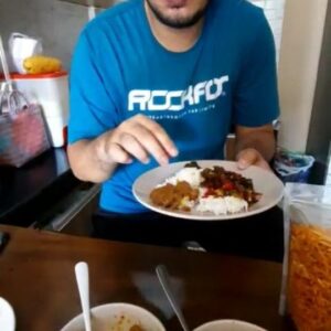 Guntara Hidayat Instagram - nah temen2 buat kalian yg mau nyobain mknan super duper enak yg aq makan ini kepo in ig nya @dapur_bobby 
makanan nya super2 endes alias ngeunah pisan
gak pelit bumbu n meresap banget
cus temen2 kepo in ig nya
@dapur_bobby