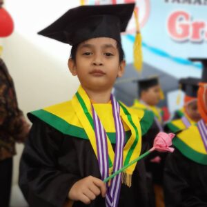 Guntara Hidayat Instagram - Barakallah Fii Umrik Zidan raditia hidayat
Wilujeng tepang taun anak papa 
Semoga sehat2 selalu..rajin ibadah.sholat .ngaji nya
Jasi anak yg soleh
Tambah pinter...sayang ama papa n mama
Jgn berantem mulu ama alya n iban😁😁😁
Jgn cengeng trus 🥰🥰🥰🥰🥰🥰🤩🤩🤩🤩🤩🤩🤩🤩