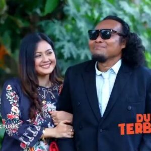 Guntara Hidayat Instagram - Wah bakal ada kehebohan apa lg nih di ciraos
malam ini jam 23.30
@duniaterbalik.mncp 
@mnc_pictures 
@officialrcti 
@guntarafc