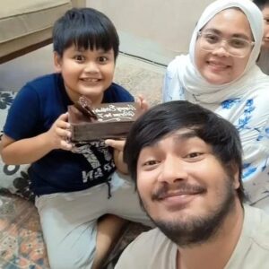 Guntara Hidayat Instagram - Barakallah fii umrik dadutku sayang
Gibran Malik Hidayat
Semoga bertambahnya usia dadut , kamu selalu dalam lindungan Allah SWT
sehat n bekah selalu jadi kebanggaan papa n mama
sholat n ngaji nya tambah rajin
makin pinter makin soleh nurut ama papa n mama
love u dadutku❤❤❤❤❤❤🥰🥰🥰🥰🥰🥰