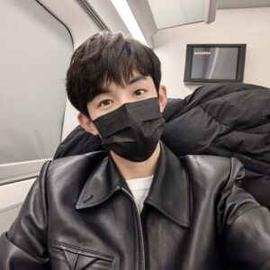 Guo Junchen Instagram - 突如其来的自拍🤷🏻