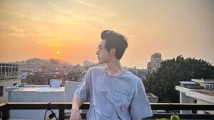 Guo Junchen Instagram - Don’t quit your daydream.