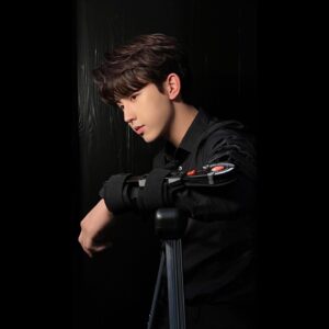 Guo Junchen Instagram - 开工 都是宝贵的经历 郭俊辰限定皮肤仅此一套🩼🩼🦽 ​​​
