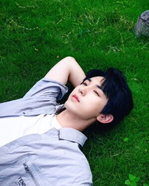 Guo Junchen Instagram - Beautiful day 🌥️🌿